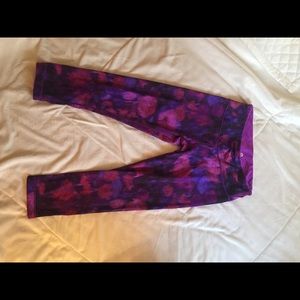 Reversible cropped leggings